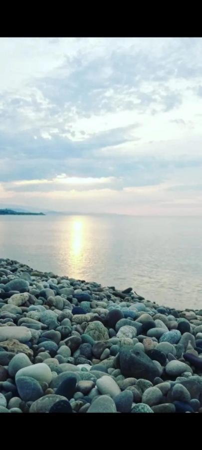 Белый Лотос Gagra Exterior foto